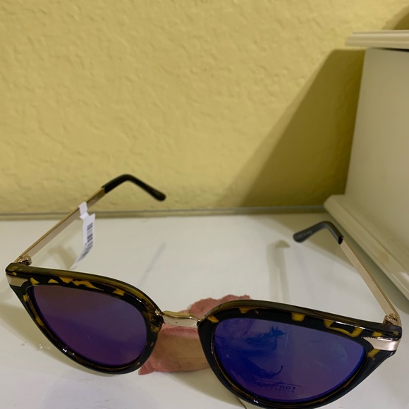 Sunglasses - Picture 2 of 3